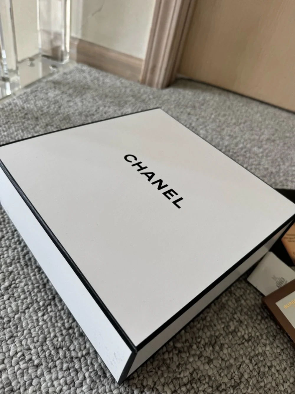 NEW! CHANEL Empty GIFT BOX 8.5X8.5X4 Chanel Cosmetic Sample Pillow Pack, Ribbon